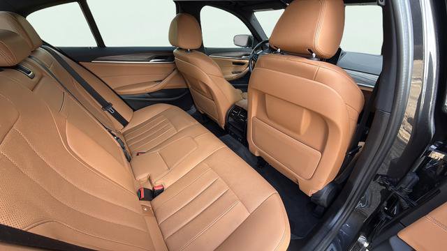 Used 2022 BMW 530i image 24