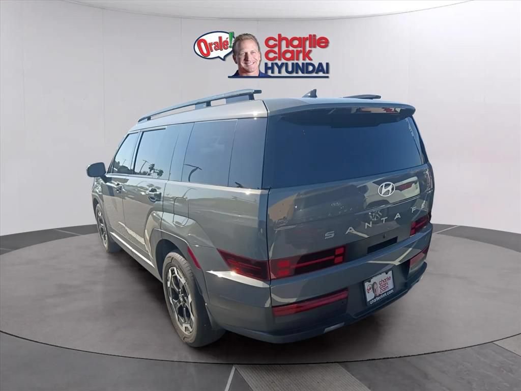 Used 2024 Hyundai Santa Fe SEL FWD image 2