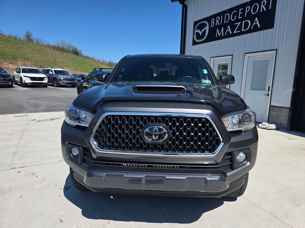 Used 2018 Toyota Tacoma TRD Sport w/ Technology Package image 2
