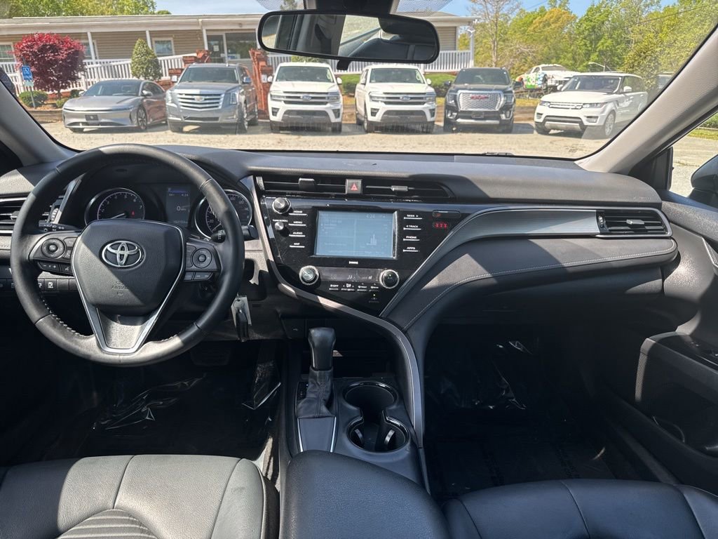 Used 2020 Toyota Camry SE image 12