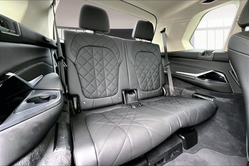 Used 2024 BMW X7 xDrive40i w/ Parking Assistance Package image 24