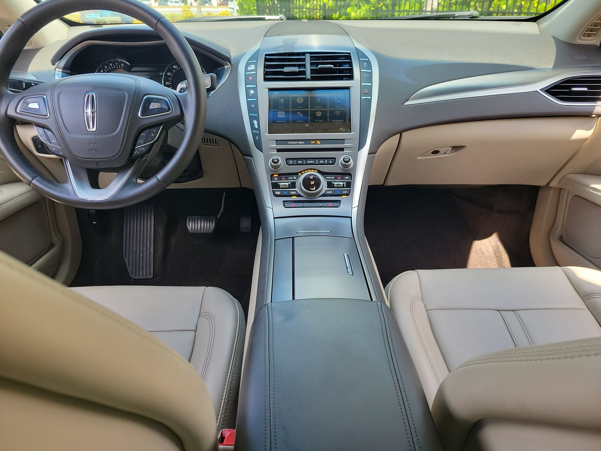 Used 2018 Lincoln MKZ Premiere FWD image 16