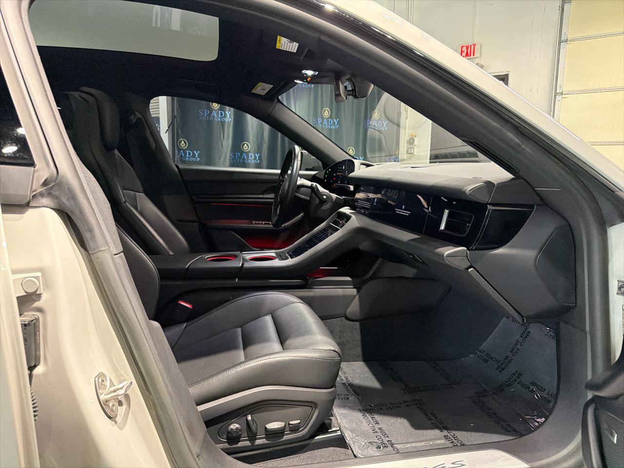 Used 2023 Porsche Taycan 4S w/ Premium Package image 26