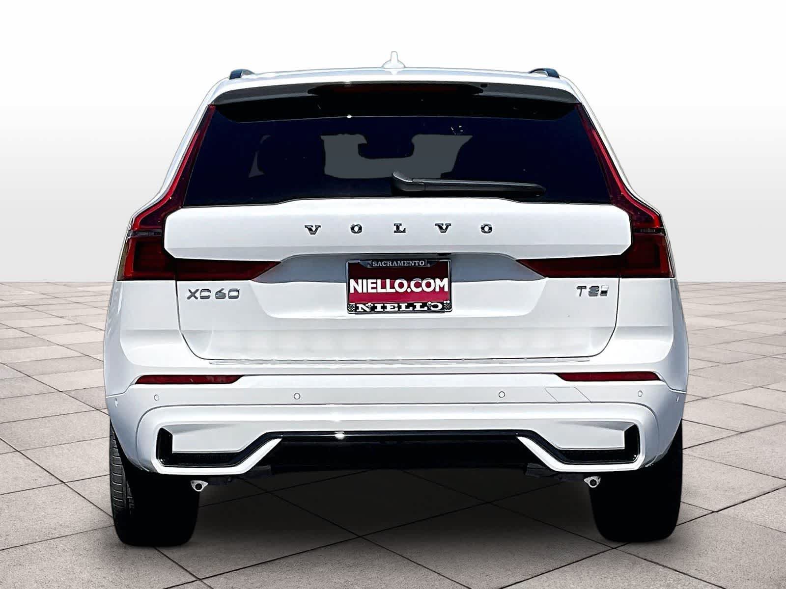 New 2026 Volvo XC60 T8 Plus w/ Climate Package PRO AWD/4WD image 6