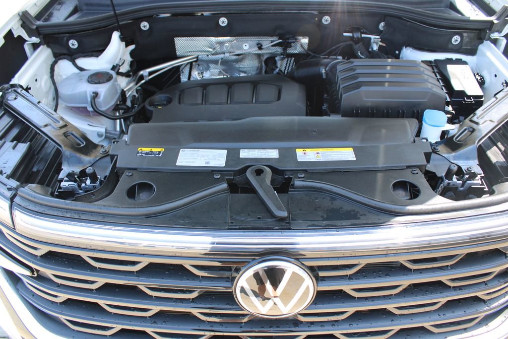 Certified 2026 Volkswagen Atlas Cross Sport SE AWD/4WD image 8