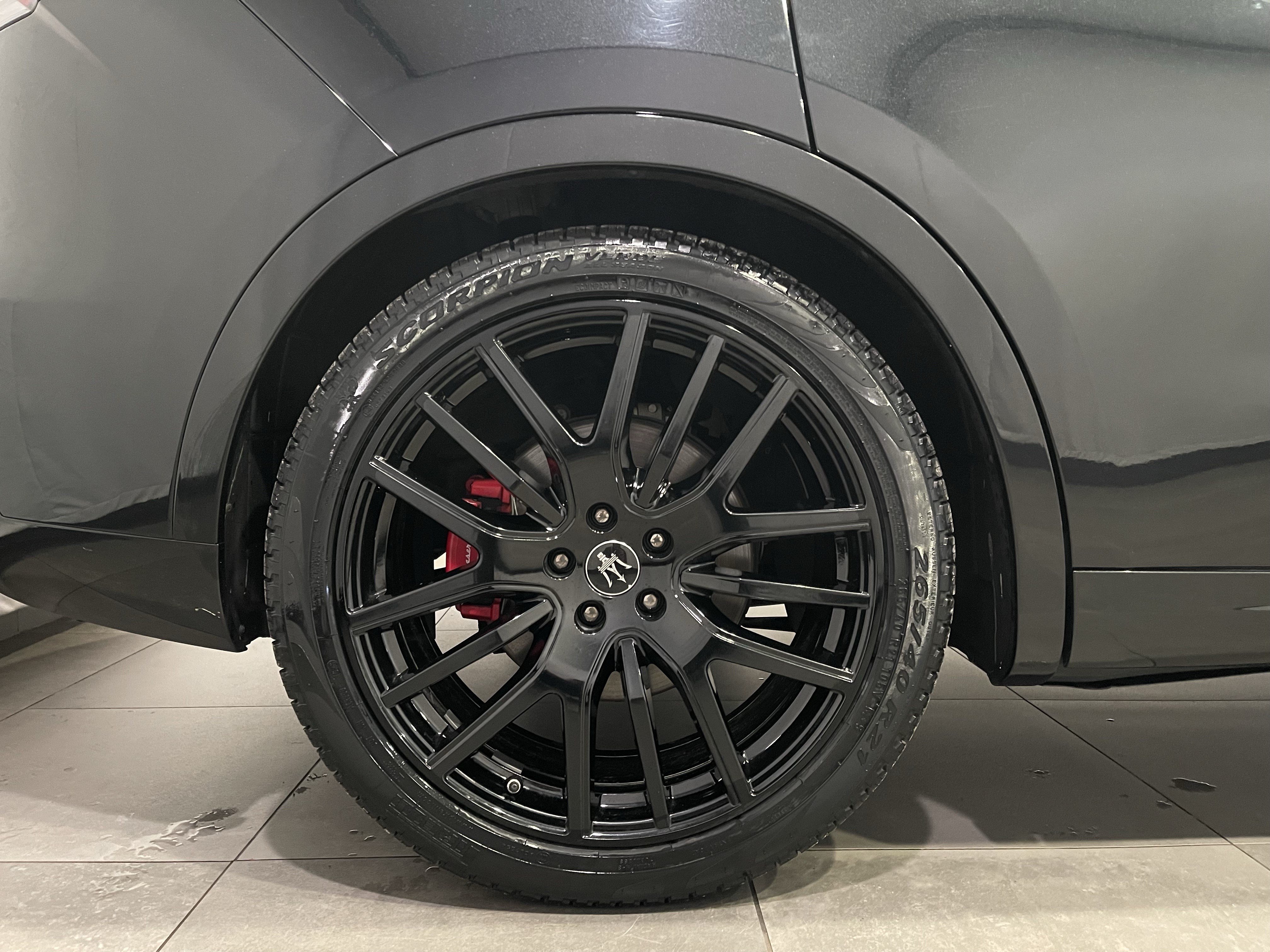 Used 2022 Maserati Levante GT AWD/4WD image 9
