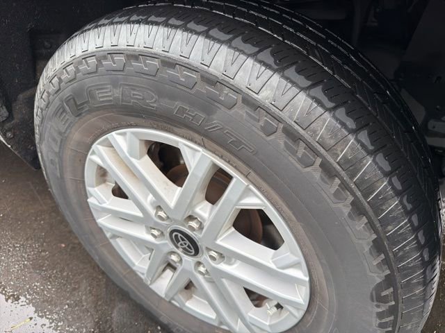 Used 2022 Toyota Tundra SR5 w/ Convenience Package image 2