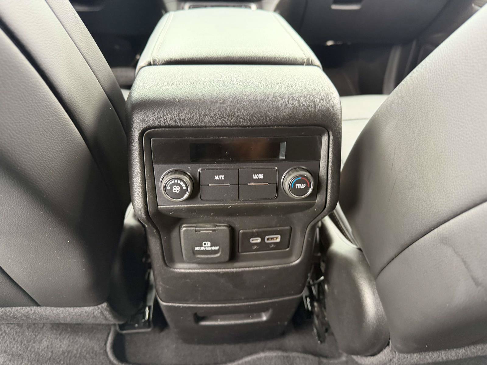 Used 2023 GMC Acadia SLT AWD/4WD image 14