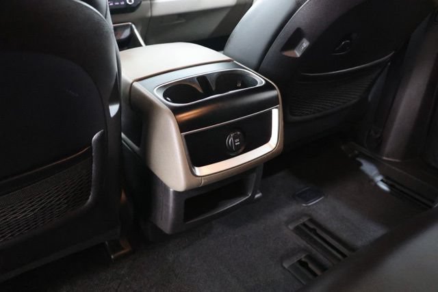 Used 2025 Kia Carnival FWD image 32