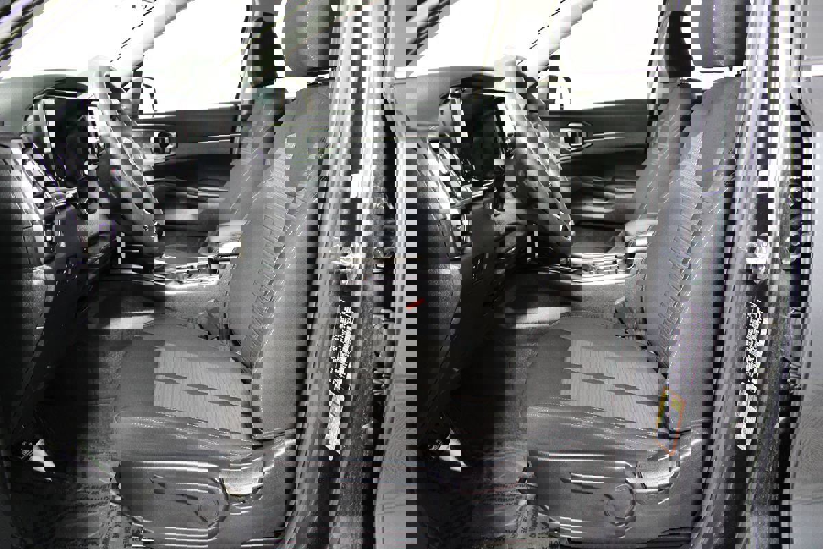 Used 2023 Kia Sorento LX image 21