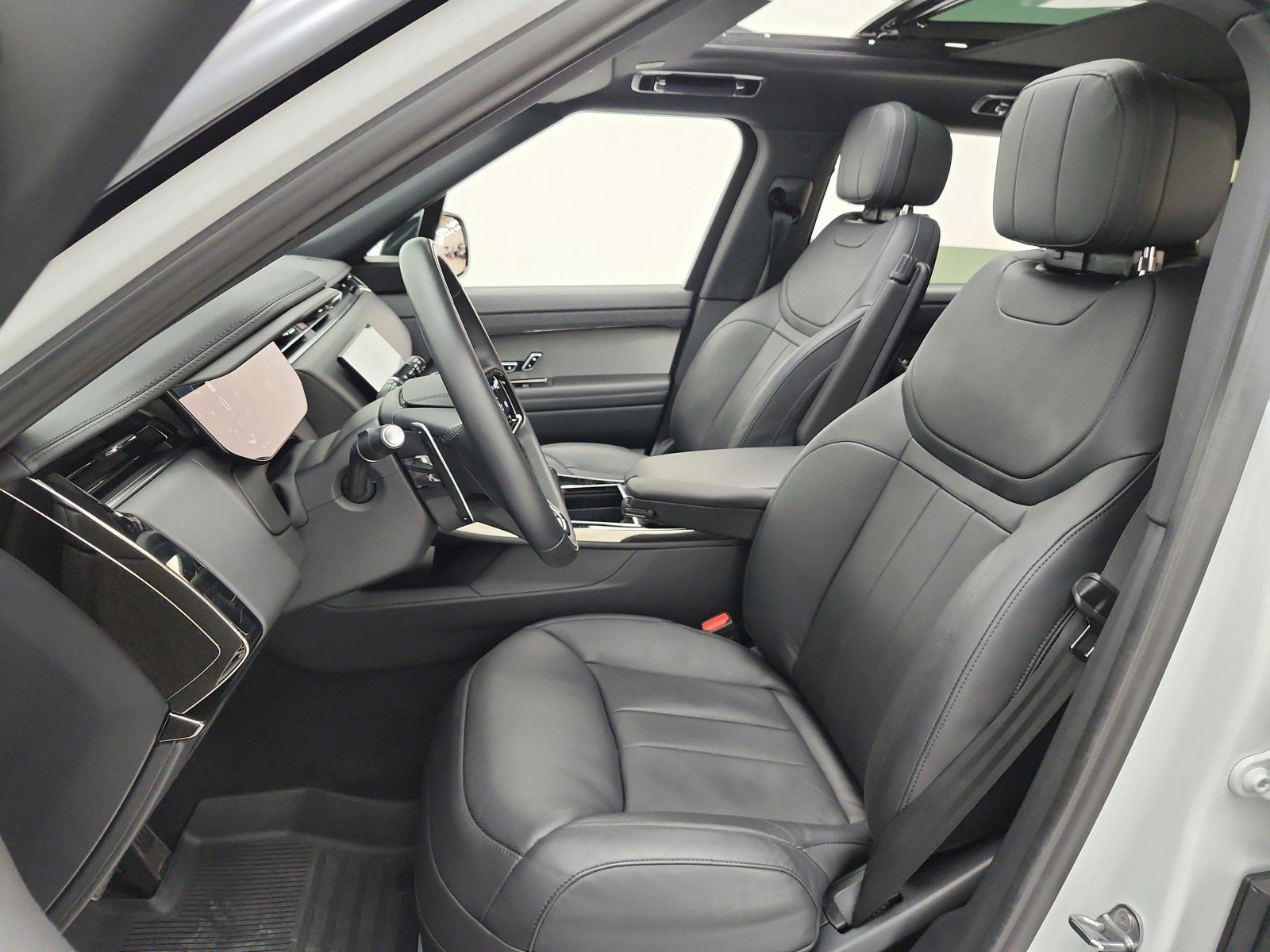 Used 2025 Land Rover Range Rover Sport Dynamic SE AWD/4WD image 15