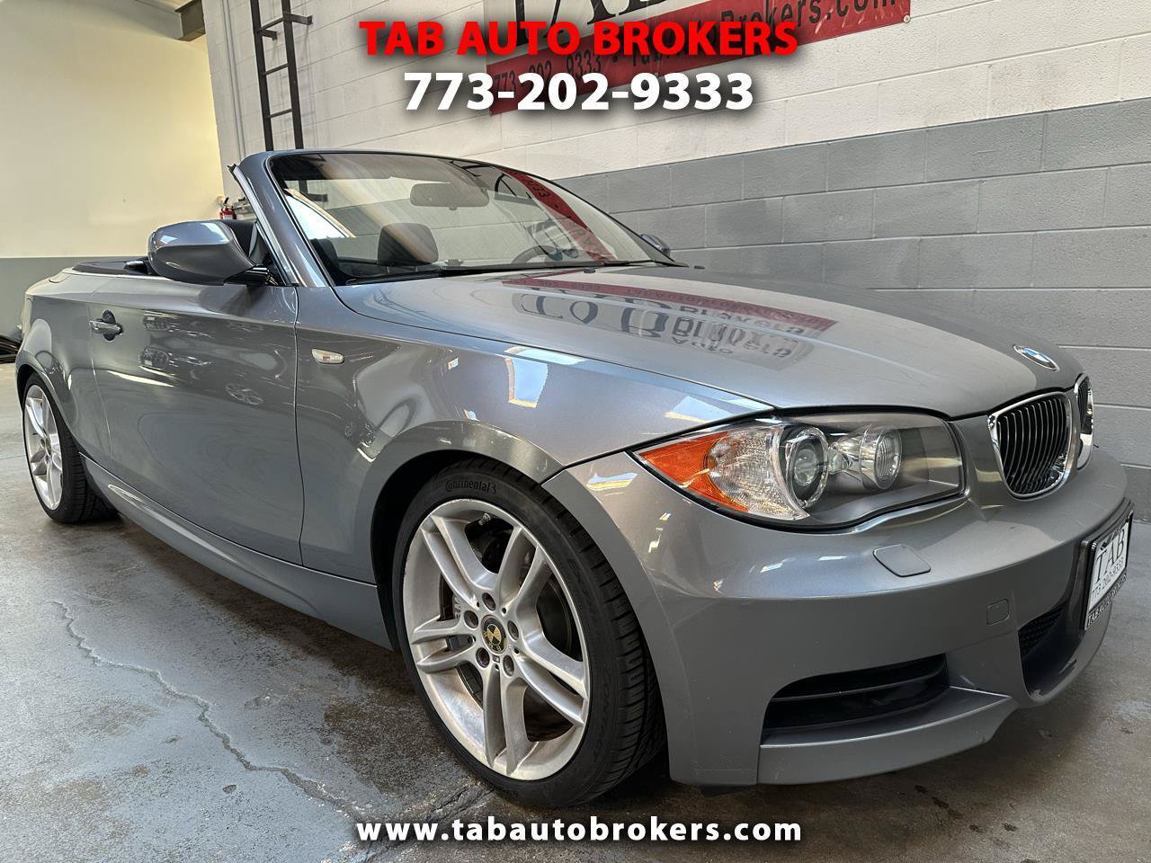 Used 2011 BMW 135i Convertible RWD image 1