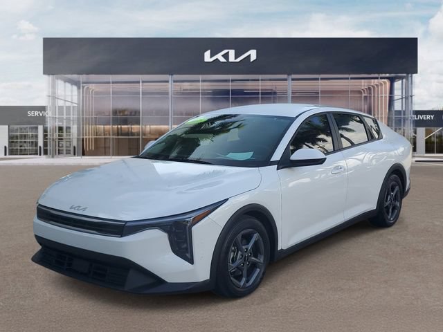 Certified 2025 Kia K4 FWD image 3