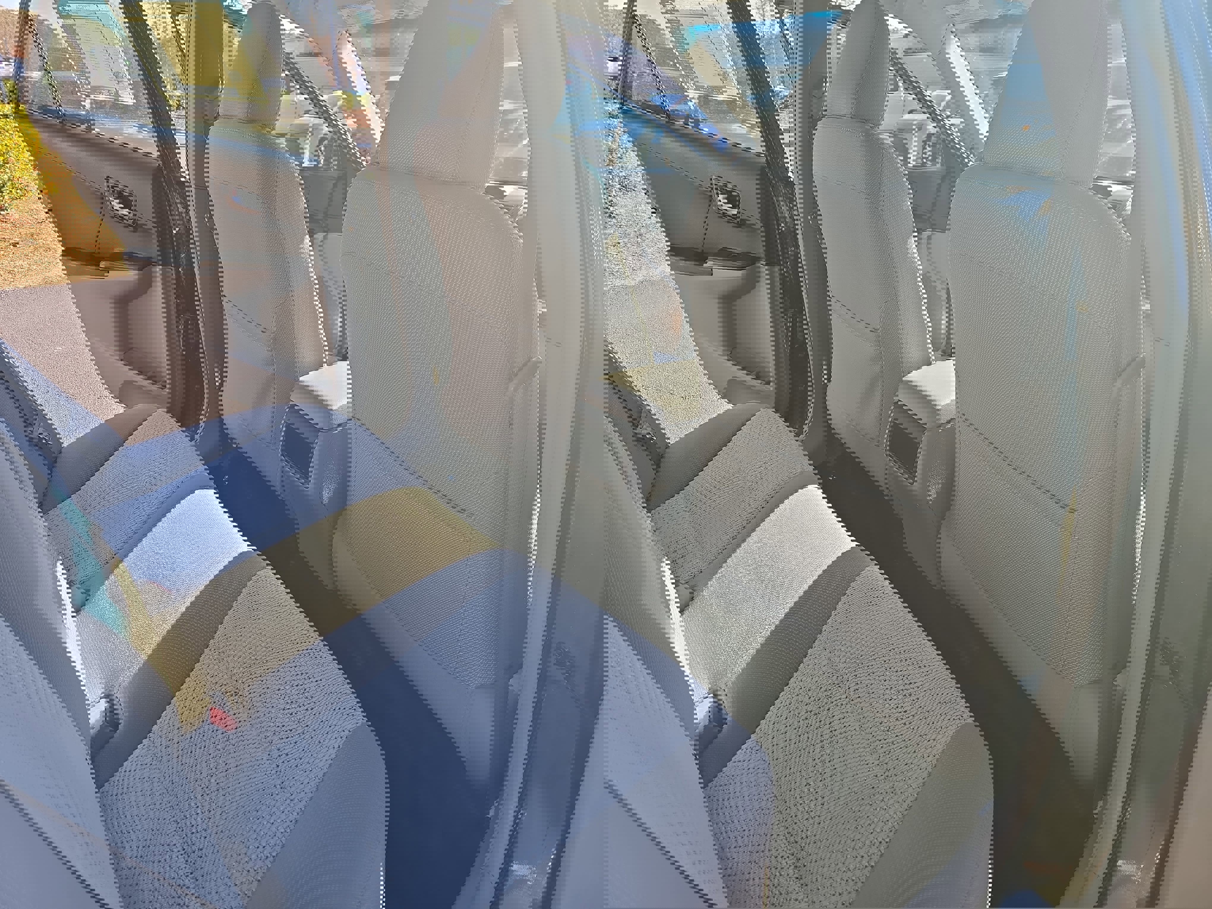 Used 2014 Toyota Camry L image 11