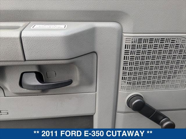Used 2011 Ford E-350 and Econoline 350 Super Duty RWD image 10