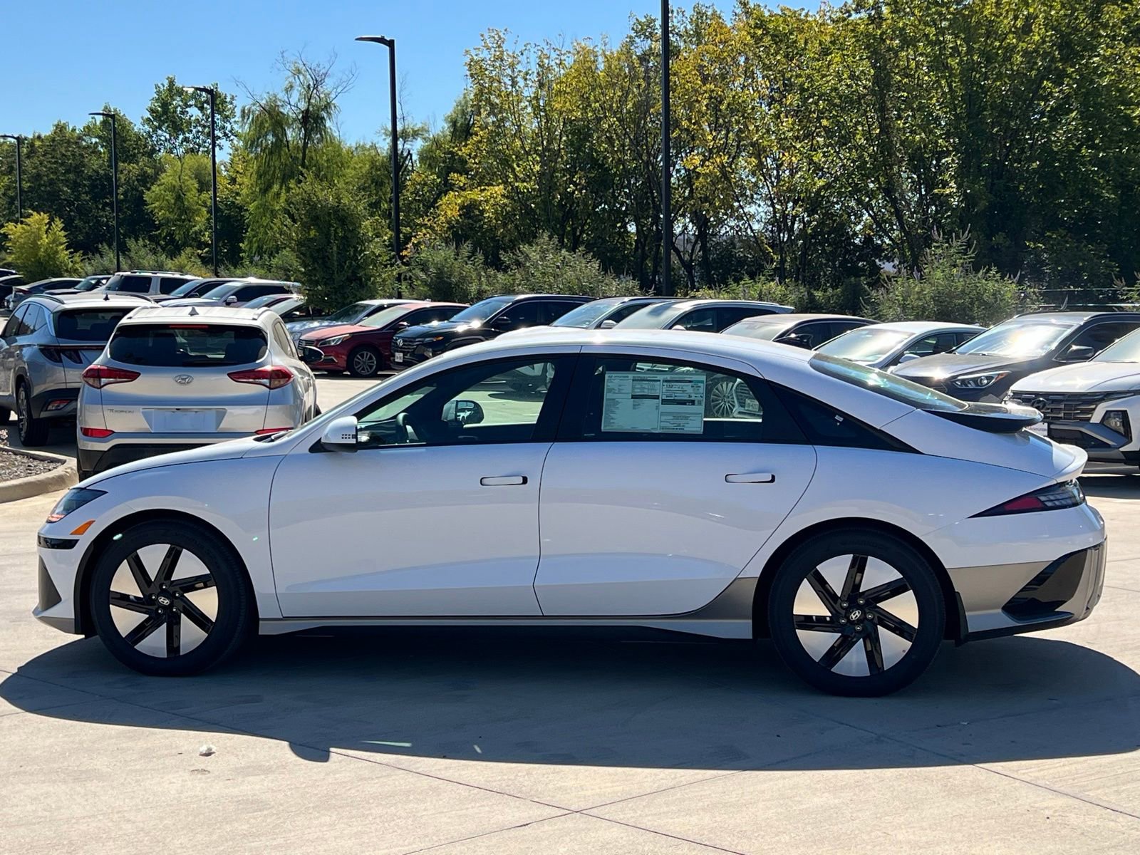 New 2025 Hyundai Ioniq 6 SE RWD image 6