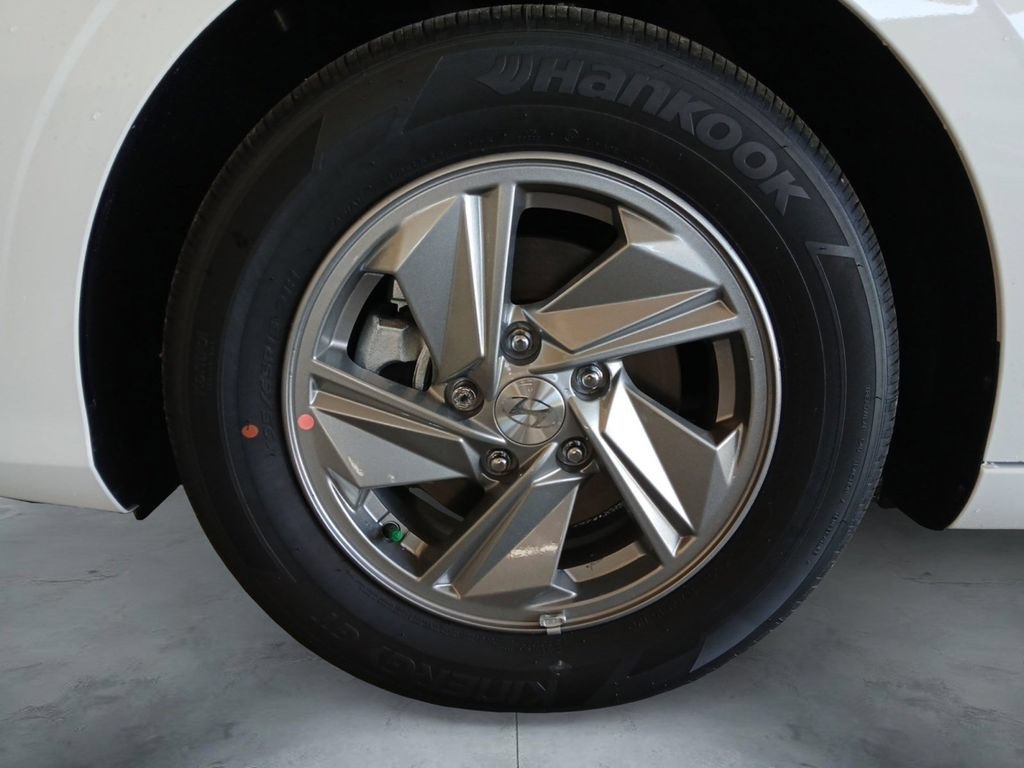 New 2026 Hyundai Elantra SE FWD image 14