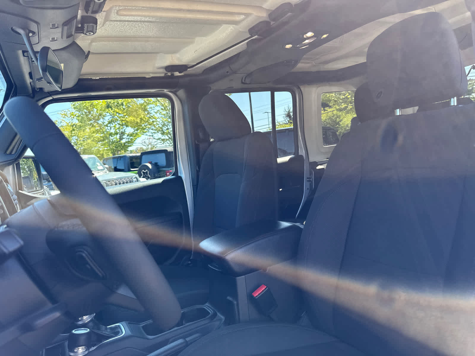 Used 2023 Jeep Wrangler Unlimited image 13