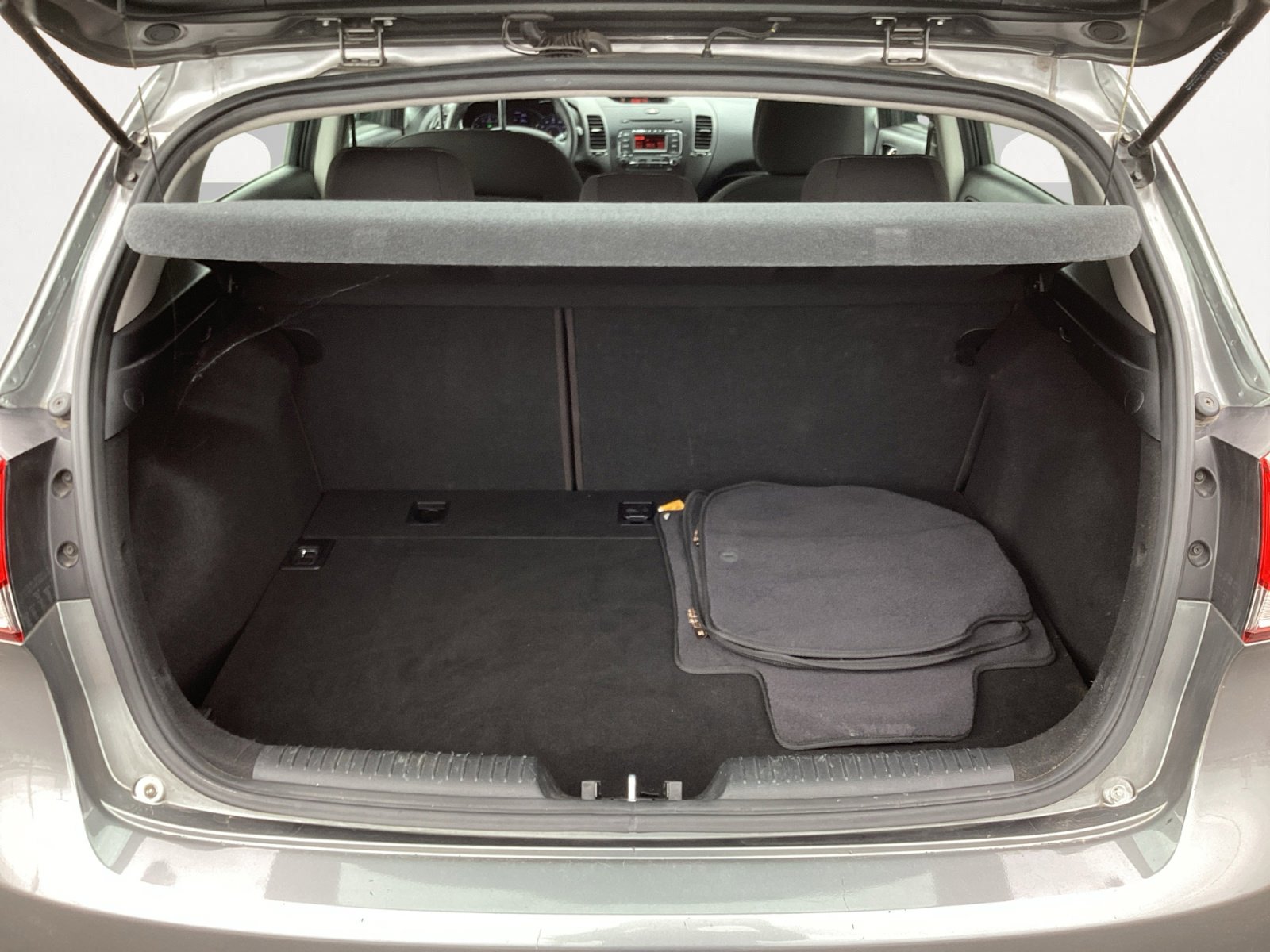 Used 2016 Kia Forte LX image 16