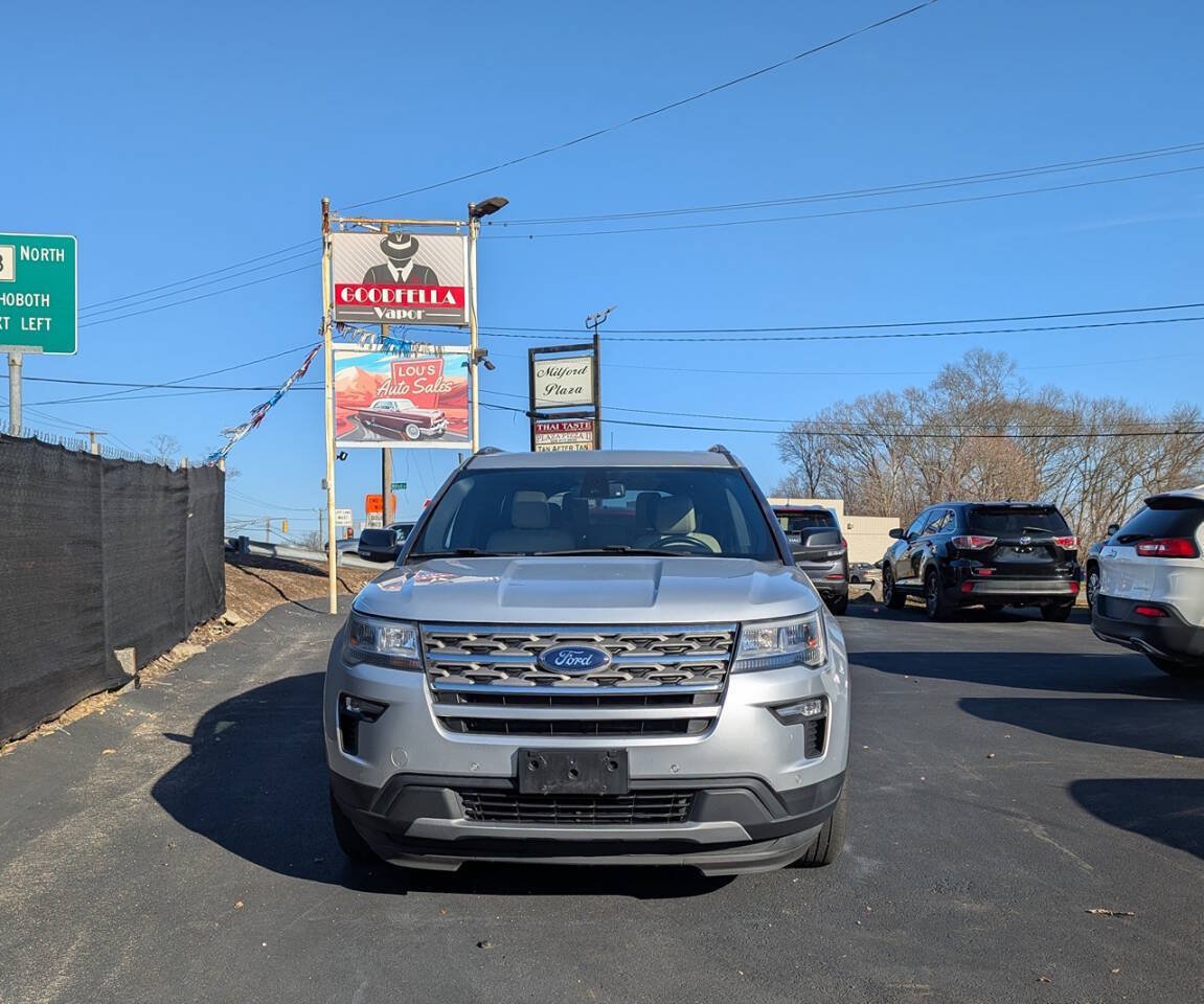 Used 2018 Ford Explorer XLT w/ Equipment Group 202A AWD/4WD image 2