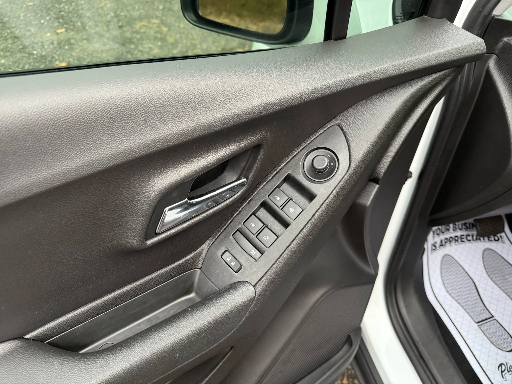 Used 2019 Chevrolet Trax LS image 32