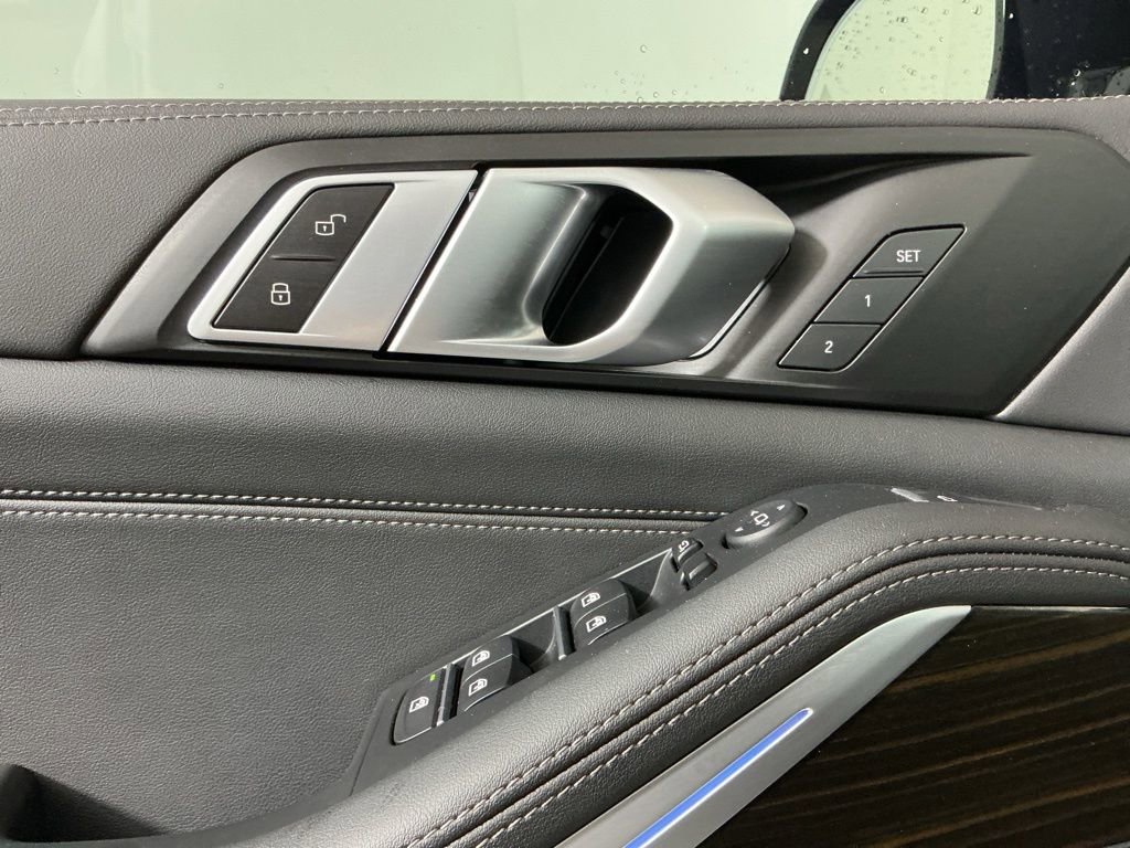 Certified 2025 BMW X5 xDrive50e w/ M Sport Package AWD/4WD image 23