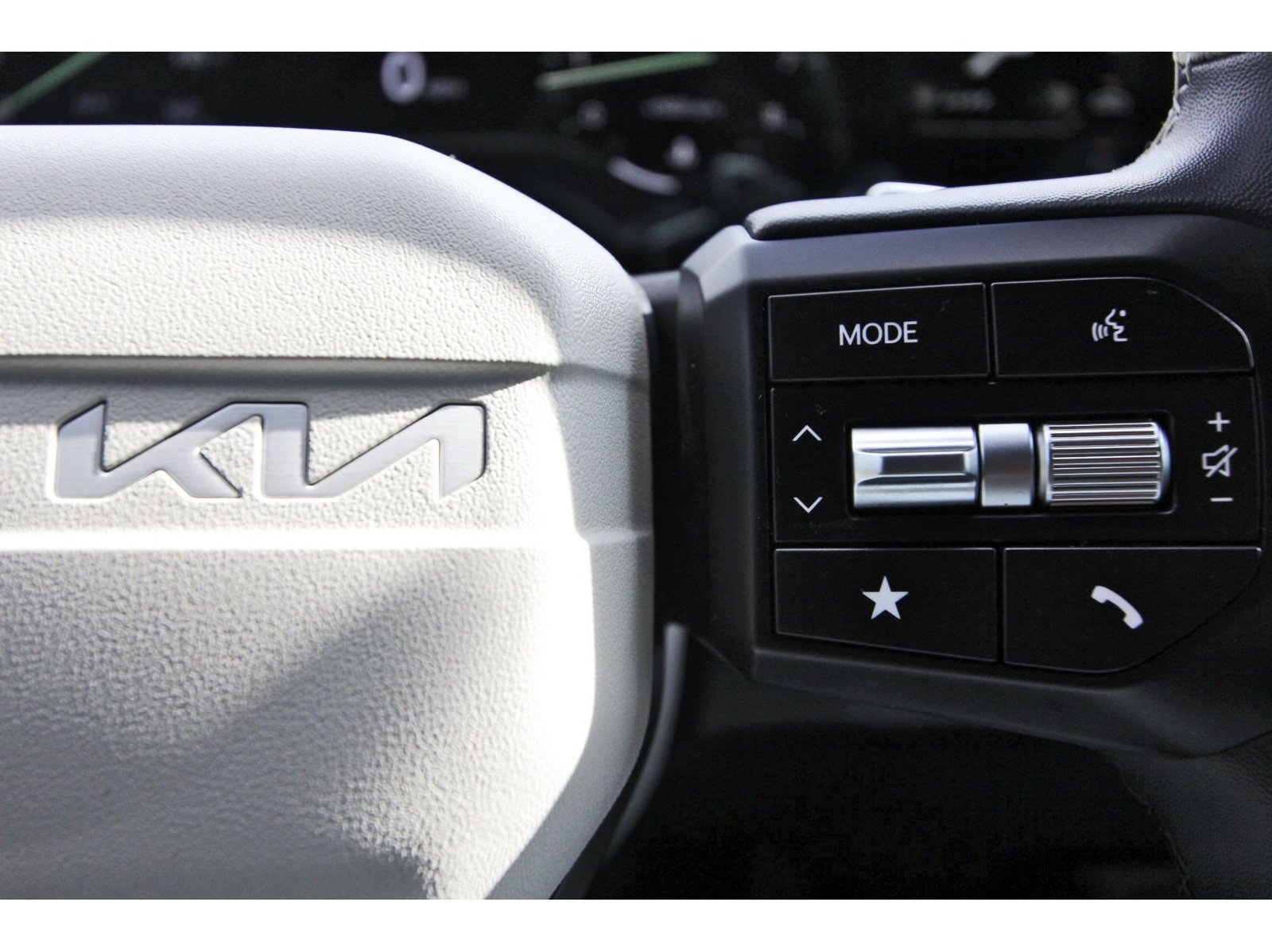 Used 2025 Kia K4 GT-Line w/ GT-Line Premium Package FWD image 17