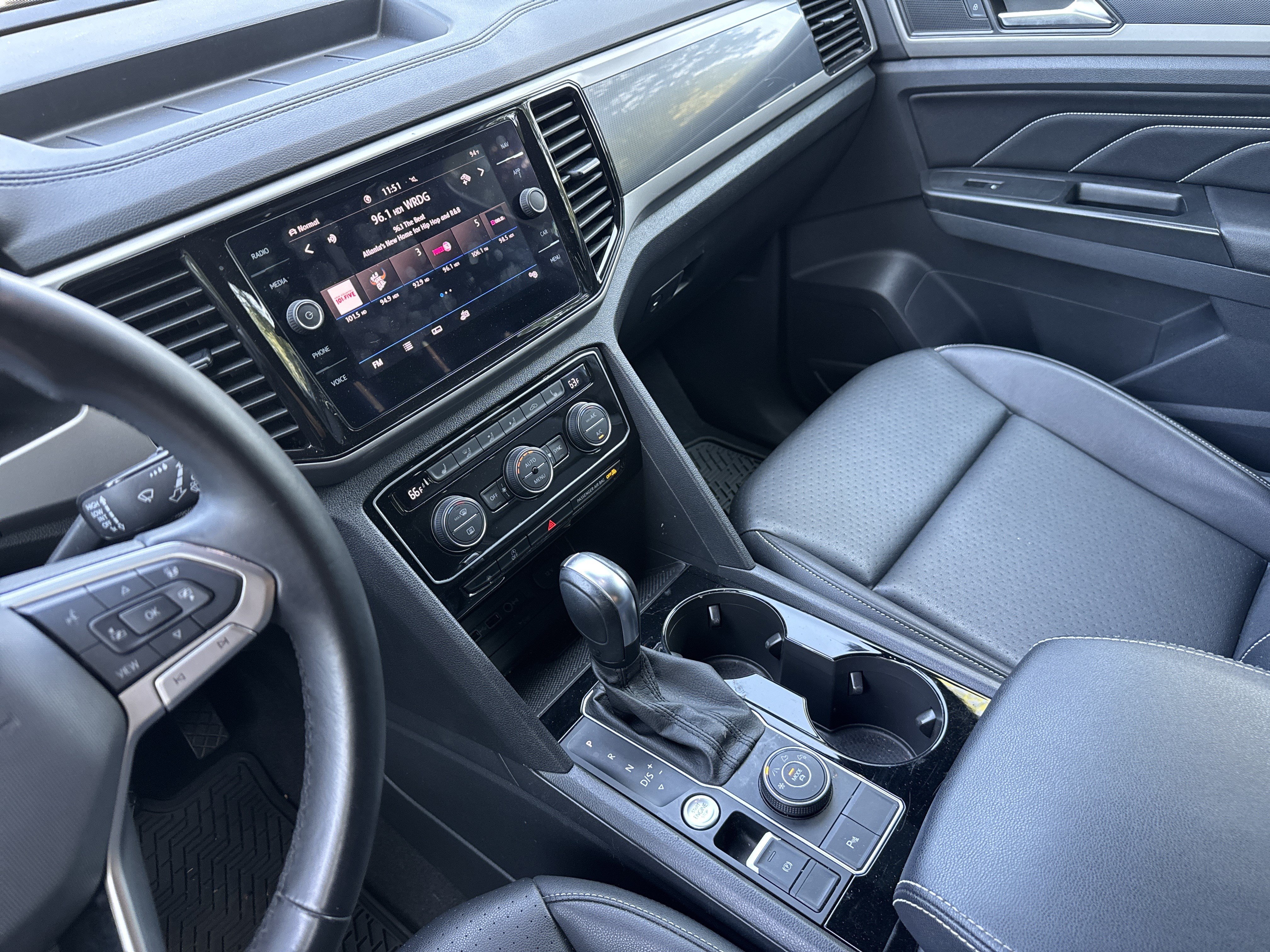 Used 2020 Volkswagen Atlas Cross Sport SEL AWD/4WD image 29