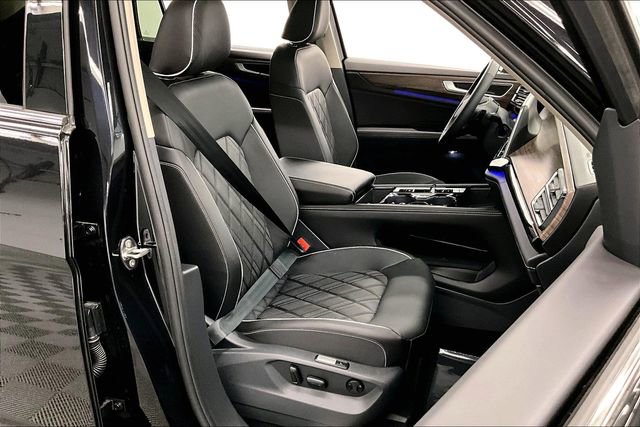 Used 2025 Volkswagen Atlas SEL Premium R-Line image 8