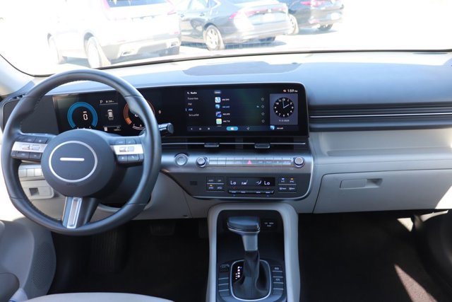 Used 2025 Hyundai Kona SEL image 13