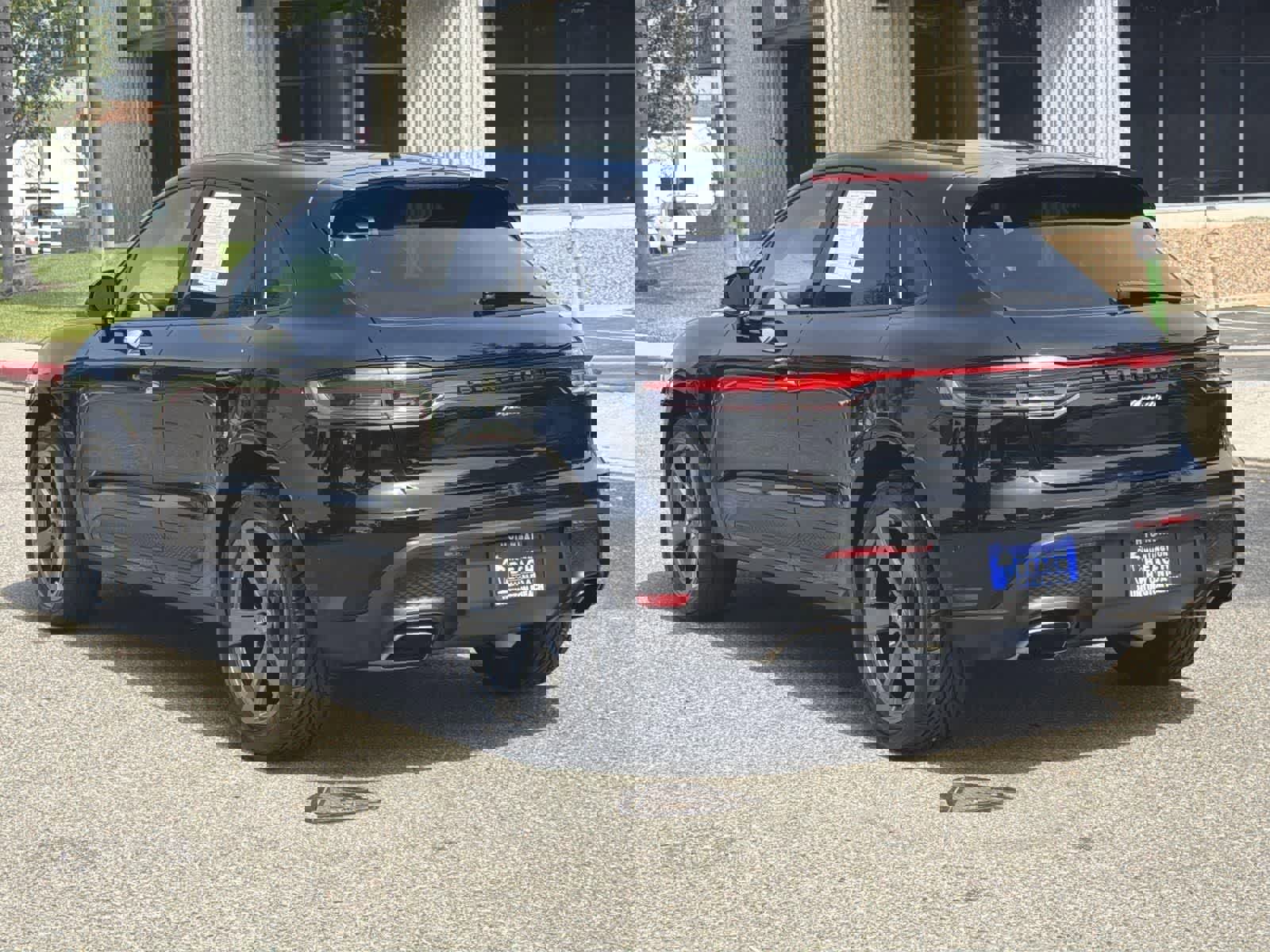 Used 2022 Porsche Macan image 4