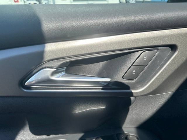 New 2026 Chevrolet Traverse LT w/ Sun and Wheel Package FWD image 12
