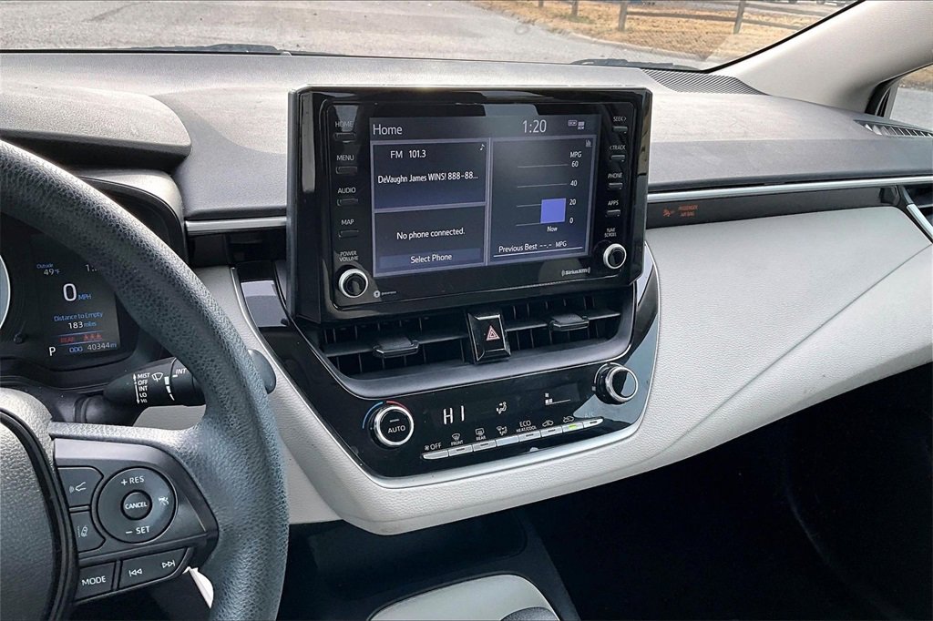 Used 2022 Toyota Corolla LE image 6