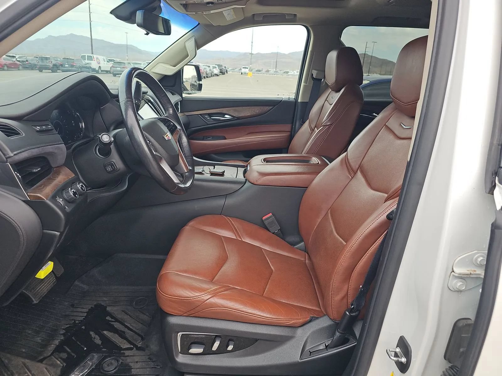 Used 2019 Cadillac Escalade Premium Luxury AWD/4WD image 7