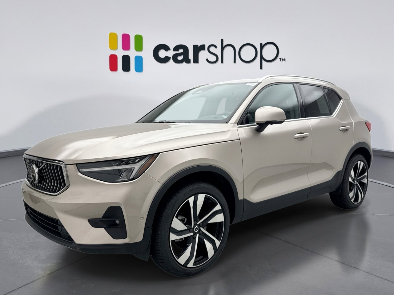Used 2024 Volvo XC40 B5 Plus w/ Protection Package Premier image 1