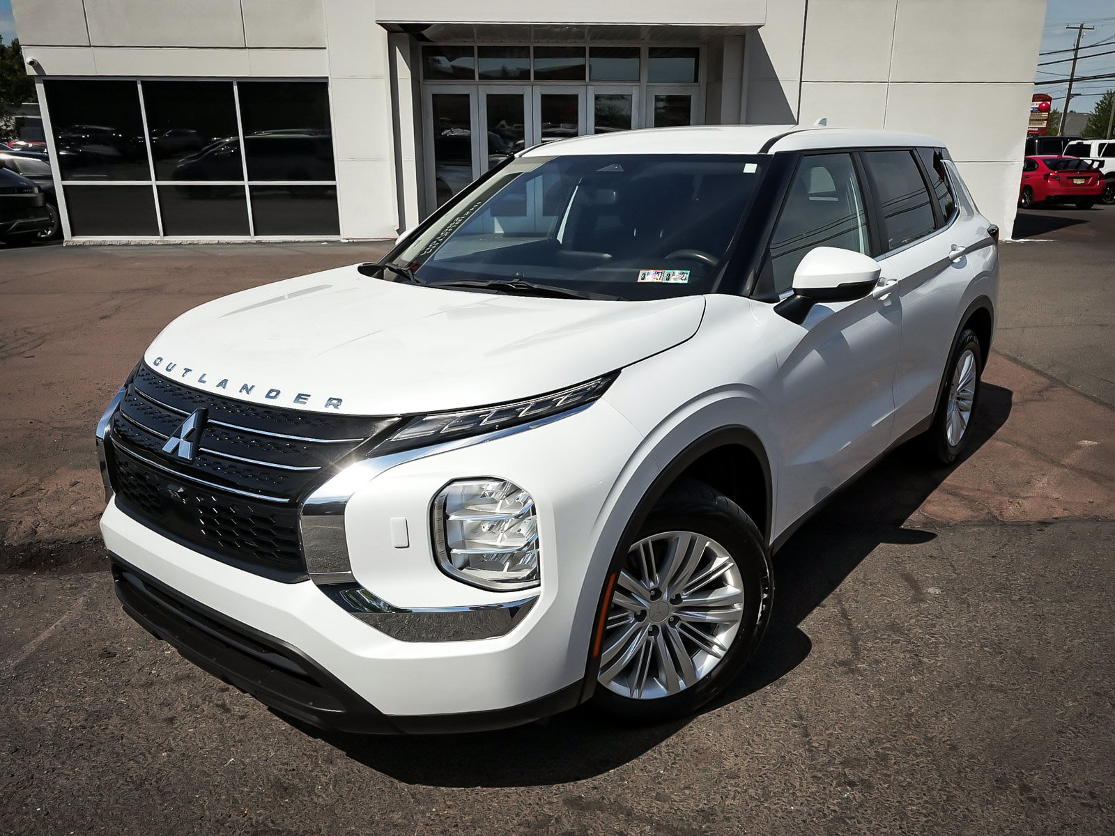 Used 2023 Mitsubishi Outlander ES AWD/4WD image 8