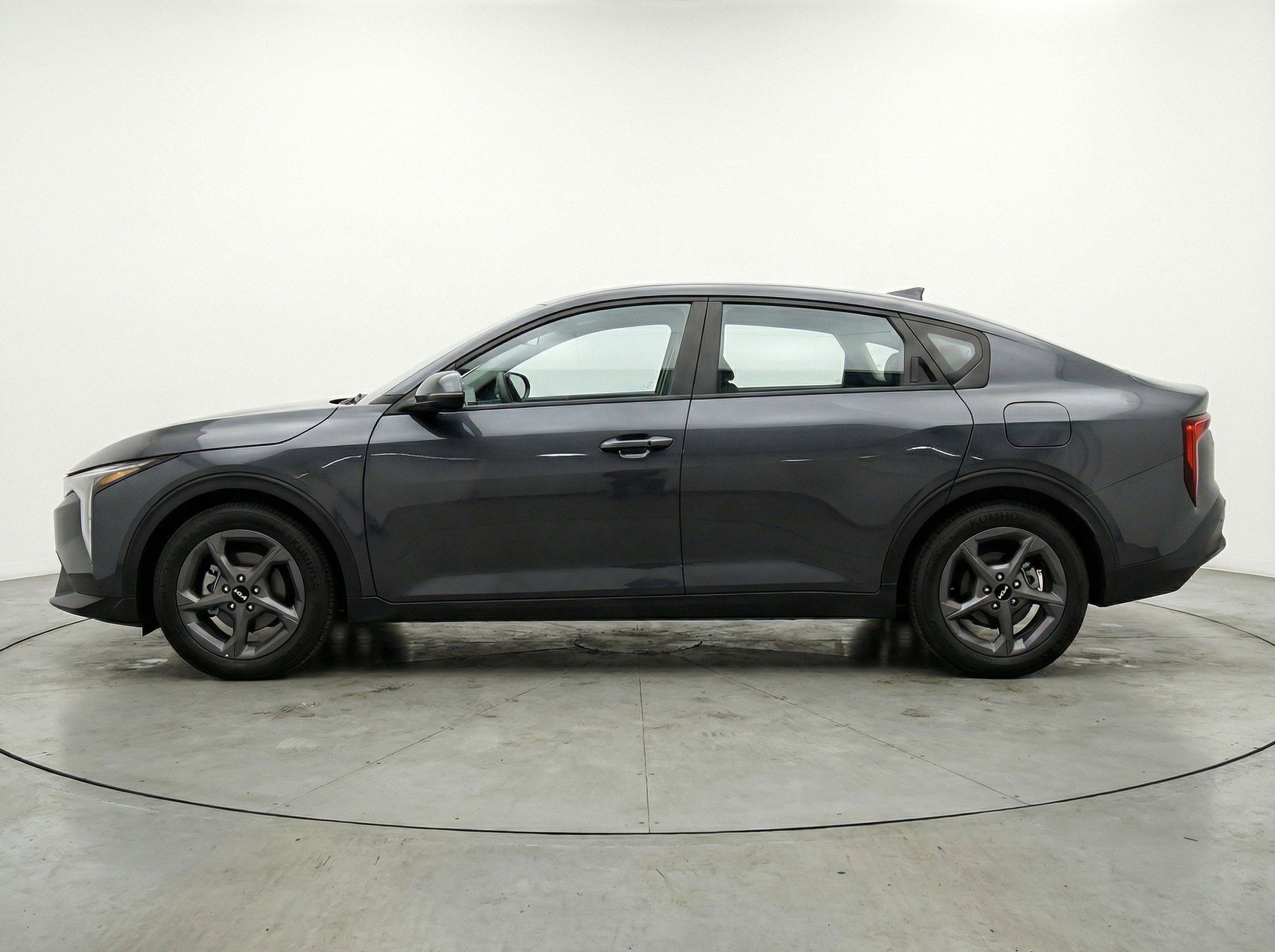 Used 2025 Kia K4 LXS image 5