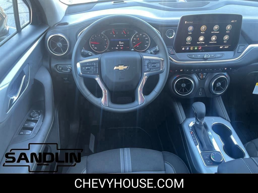 New 2025 Chevrolet Blazer LT w/ Midnight/Sport Edition FWD image 13