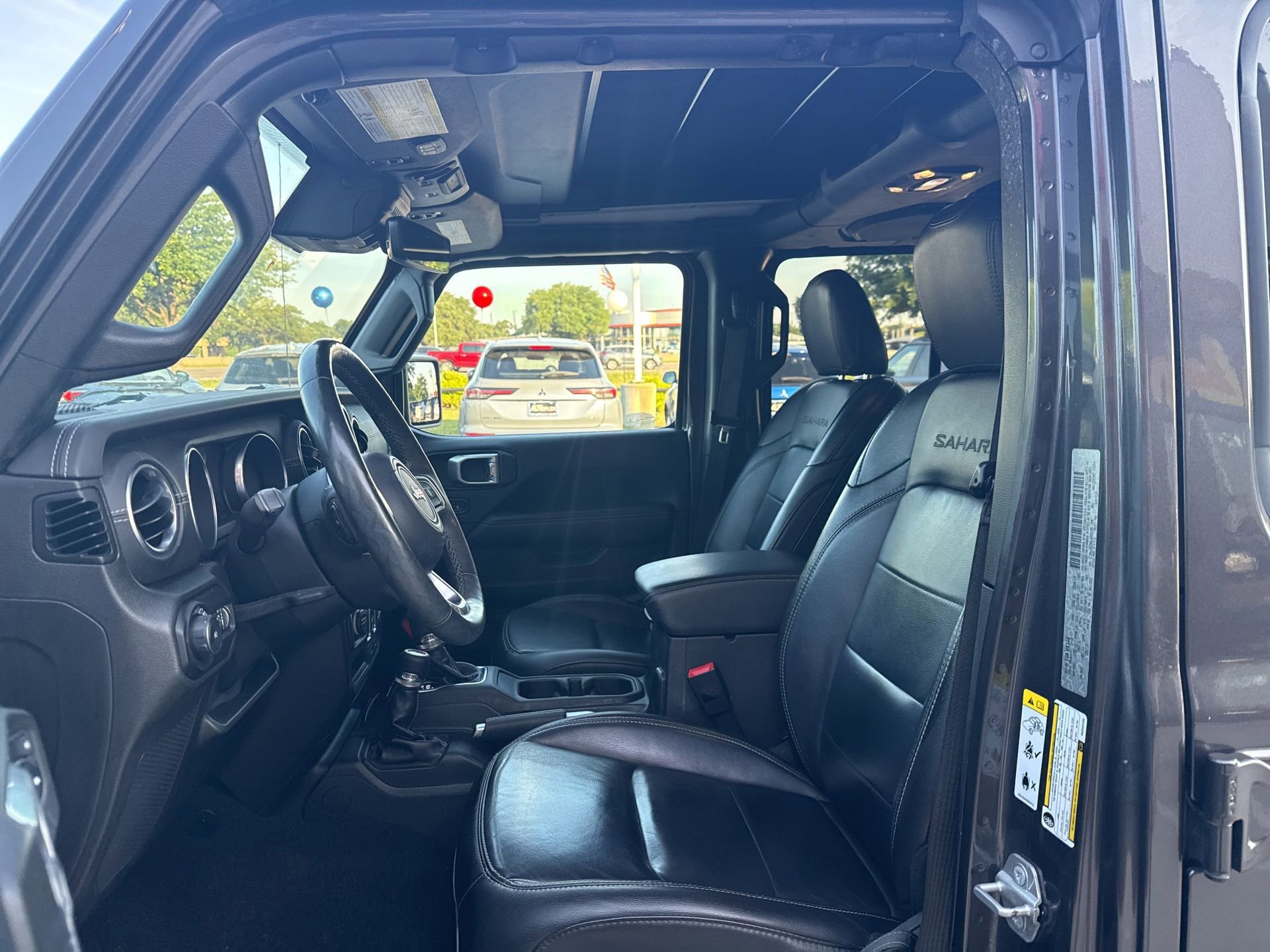 Used 2019 Jeep Wrangler Unlimited Sahara AWD/4WD image 7