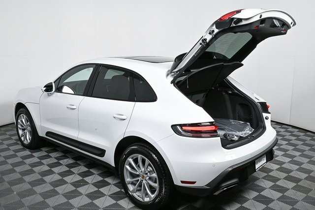New 2025 Porsche Macan image 38