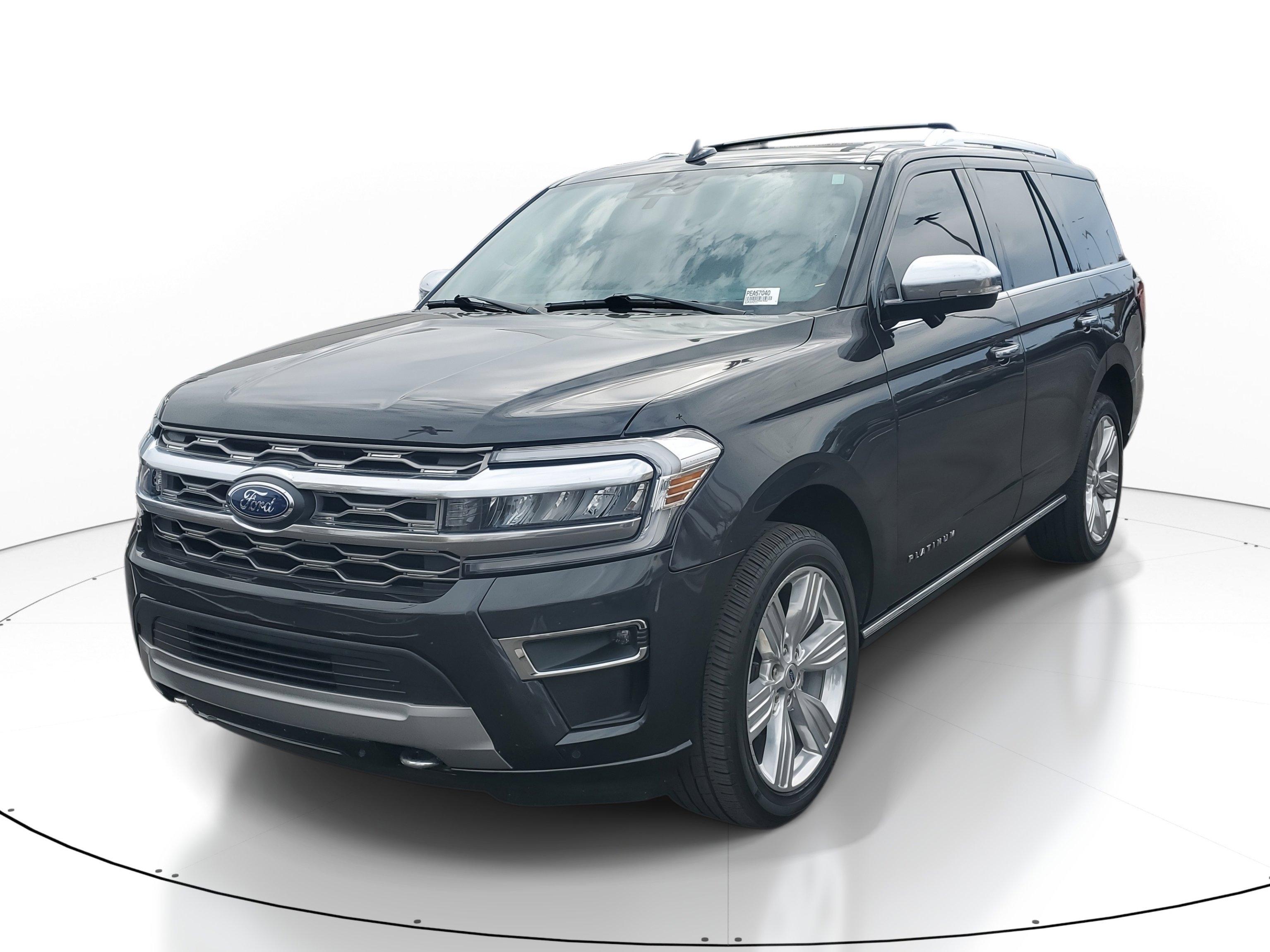 Used 2023 Ford Expedition Platinum image 2