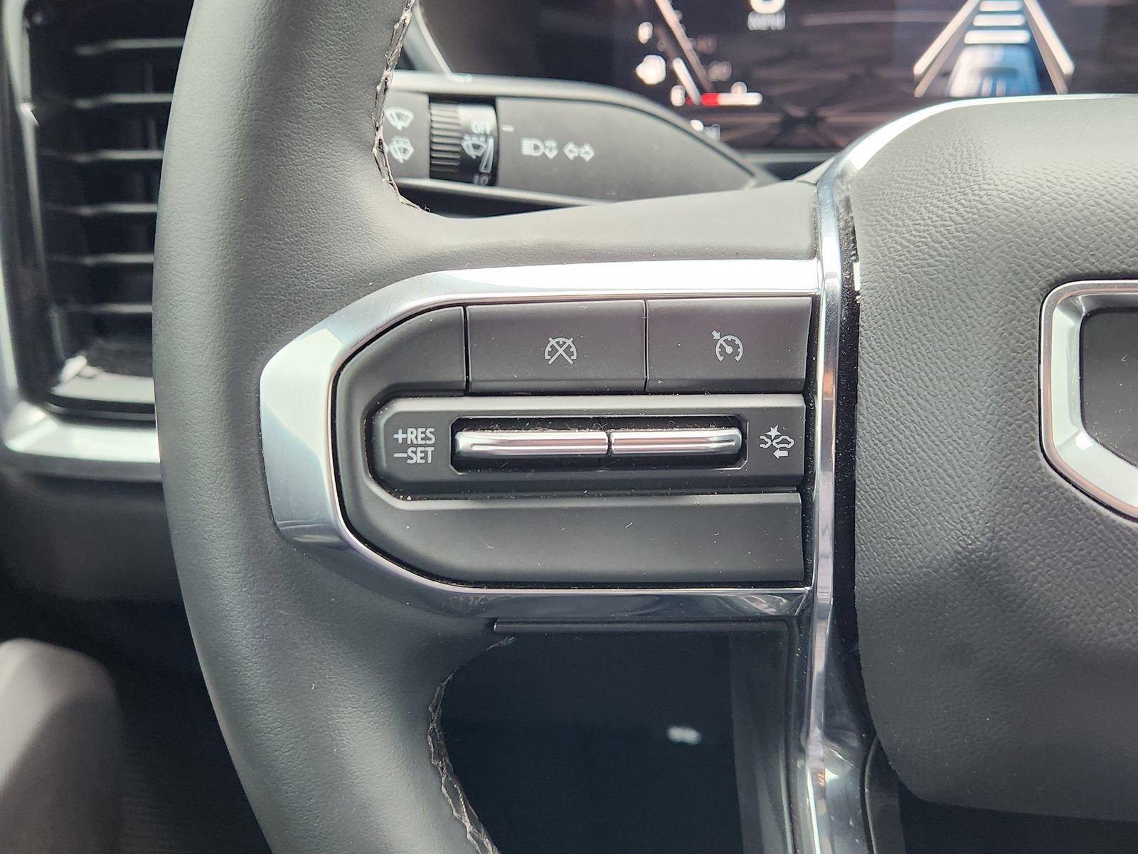 New 2025 GMC Canyon Elevation w/ Convenience Package image 32