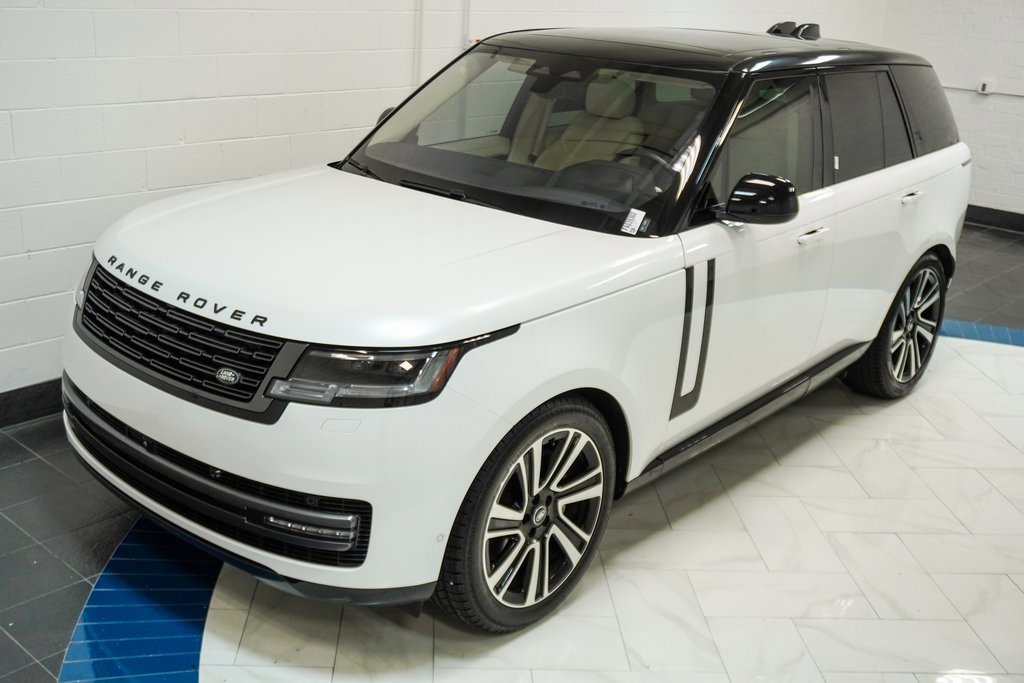 Used 2023 Land Rover Range Rover SE image 16