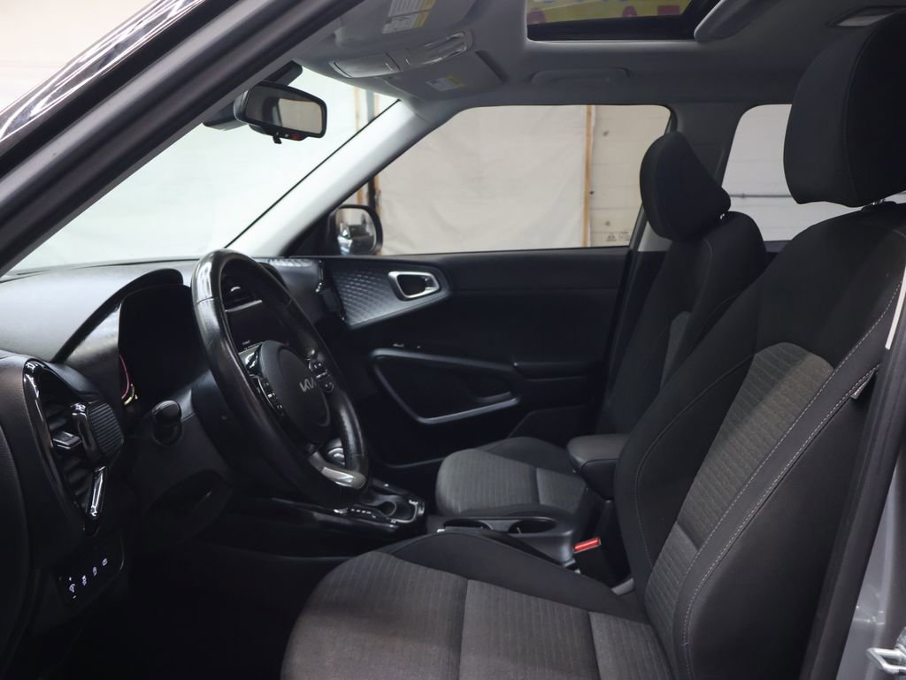 Used 2023 Kia Soul EX FWD image 16