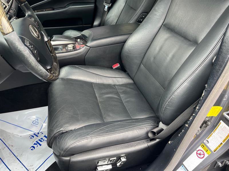 Used 2015 Lexus LS 460 AWD w/ Comfort Package image 11