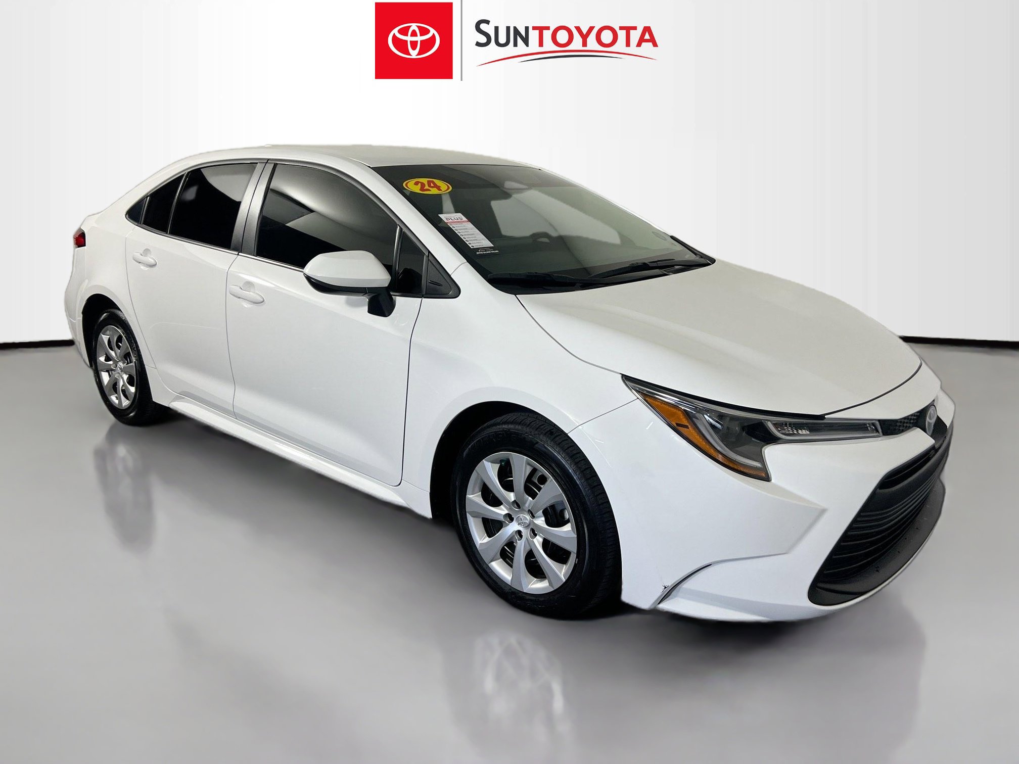 Used 2024 Toyota Corolla LE FWD image 1