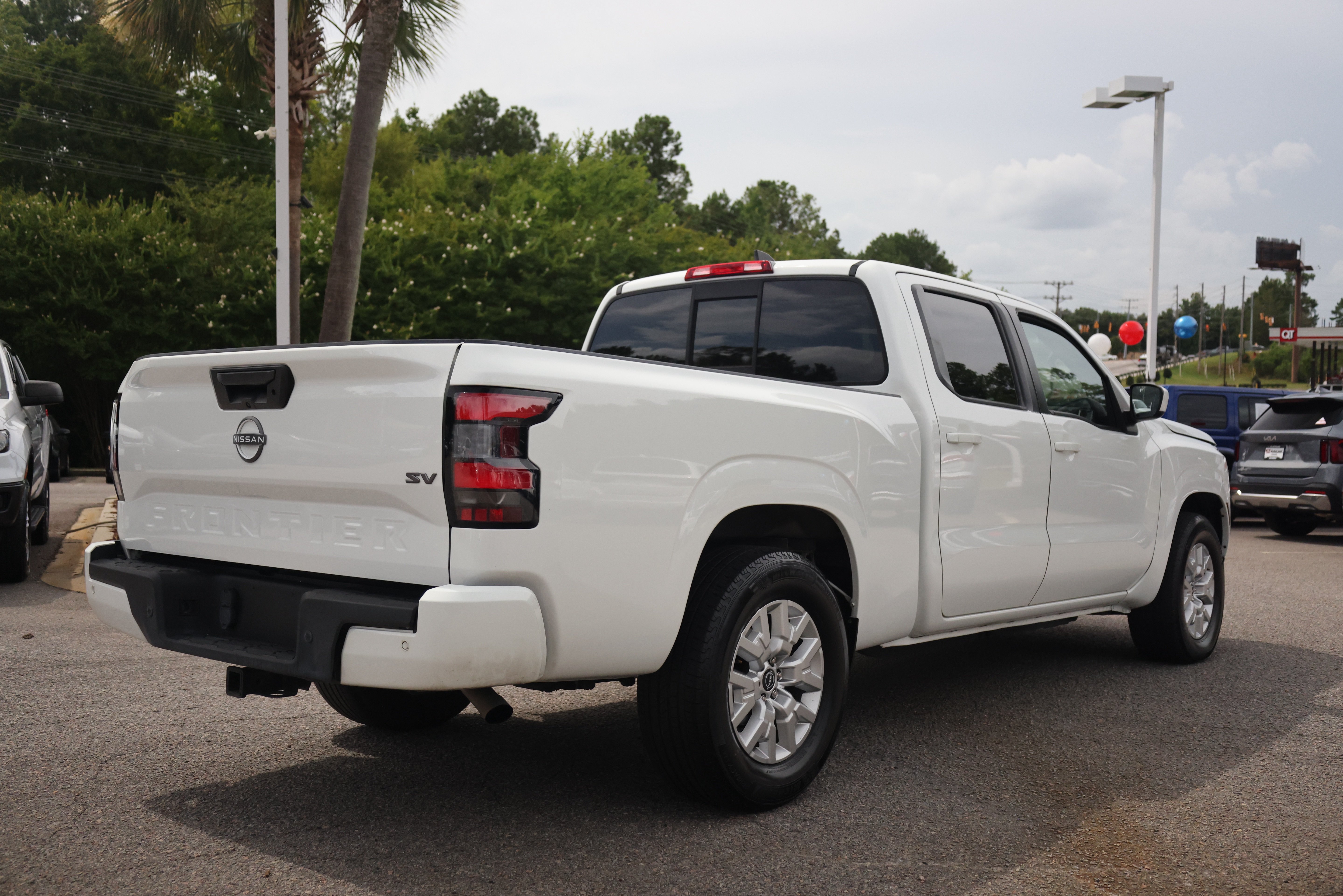 Used 2022 Nissan Frontier SV w/ Technology Package RWD image 5