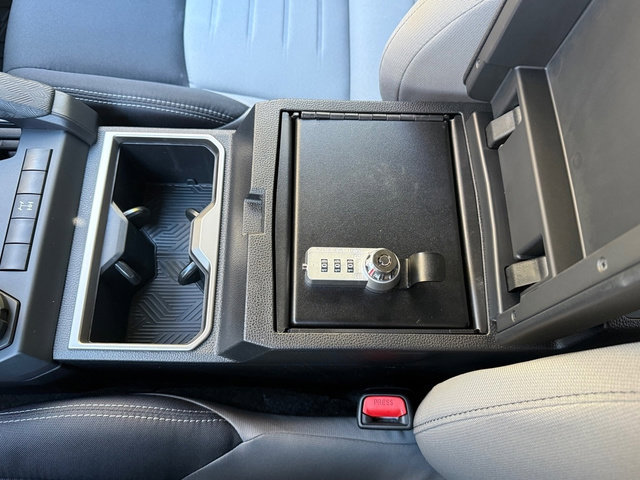 Used 2024 Toyota Tacoma TRD Off-Road image 25