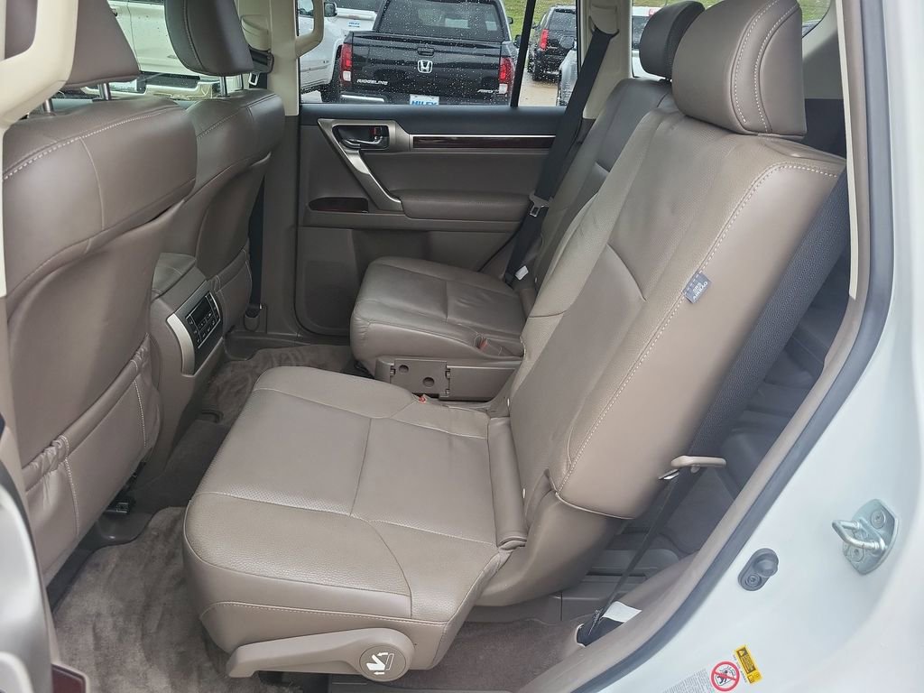 Used 2017 Lexus GX 460 Premium image 25