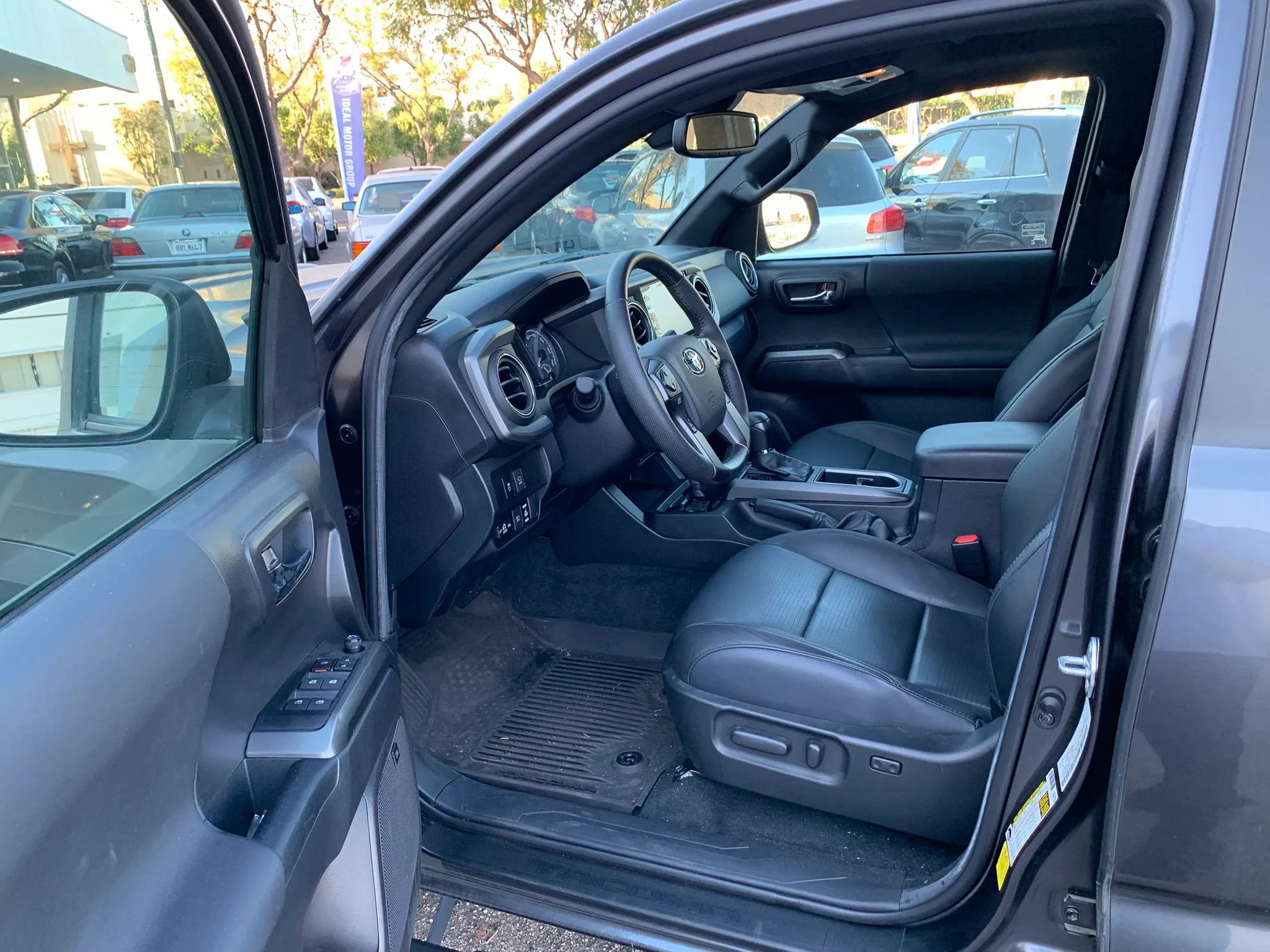 Used 2022 Toyota Tacoma TRD Sport w/ TRD Premium Sport Package image 25